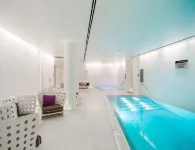 SO/ Saint Petersburg Hotel - ที่มีสระว่ายน้ำ