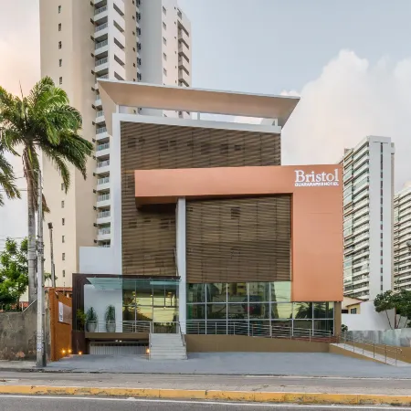 Bristol Guararapes Fortaleza Centro de Eventos Отели рядом с достопримечательностью «Коко»