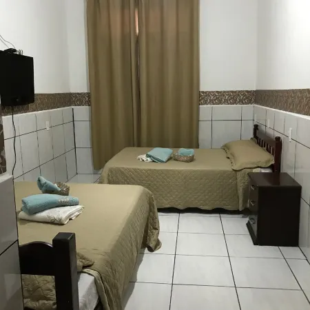 Hospedagem Econômica by Bia