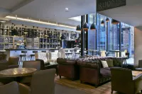 DoubleTree by Hilton Ottawa Downtown - bar