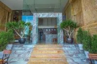 De Lamour Hotel Hôtels à proximité de : Da Nang University of Medical Technology and Pharmacy