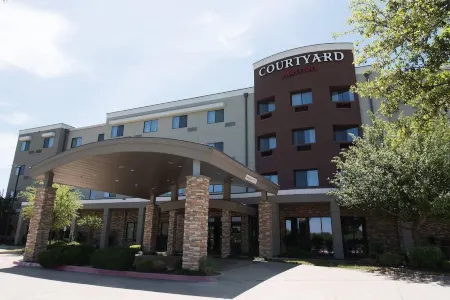 Courtyard Fort Worth West at Cityview