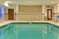 Holiday Inn Express & Suites ALBUQUERQUE AIRPORT by IHG - ที่มีสระว่ายน้ำ