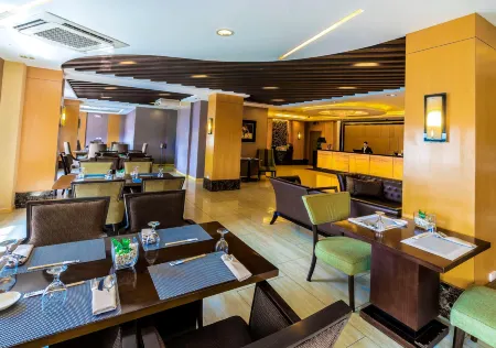 The Plaza Hotel Balanga City Отели в г. Батаан