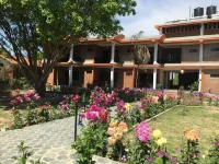 Chautari Garden Resort - con vistas a la montaña