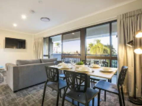 Nightcap at Edge Hill Tavern Hotels in Manoora
