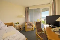 Hotel Seeschlösschen Hotels near Ehrenmal Hohwacht