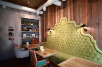 Bonotel Hotel Отели рядом с достопримечательностью «Автомир, торговый центр»
