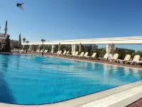 Buyukhanli Park Hotel - 游泳池
