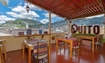 Friends Hotel & Rooftop - Historic Center & Museums