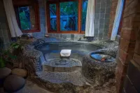 Van Chai Resort - Hot Tub
