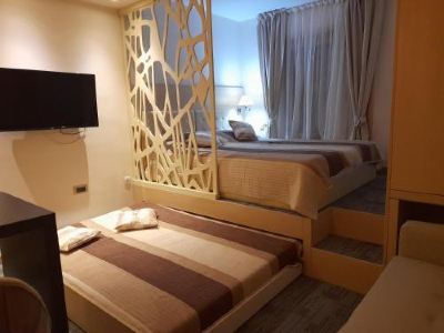 Deluxe Studio Snow White Apartments Photo