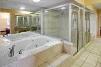 Econo Lodge at Military Circle