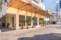 RedDoorz Near XT Square 2 Hotels in Pandeyan