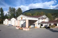 Super 8 by Wyndham Revelstoke BC Hotels near Revelstoke Seventh-day Adventist Church