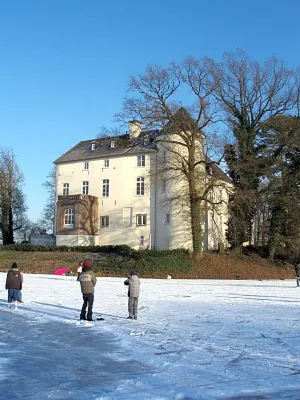 Burg Boetzelaer Hotels in Uedem