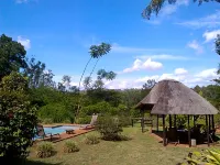 Thokozani Lodge - ที่มีสระว่ายน้ำ