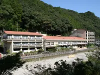 Kawayu Onsen Fujiya Hotels in Tanabe