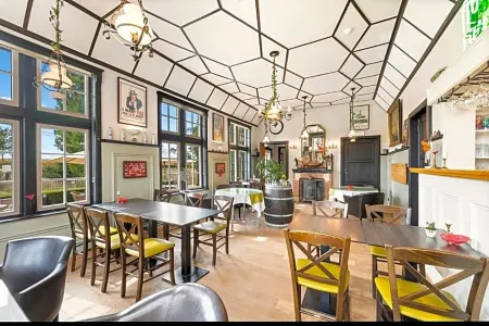 Hotel Kasteelhof 't Hooghe Отели рядом с достопримечательностью «Мененские ворота»