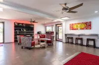 Econo Lodge Inn & Suites Hotels in Enid