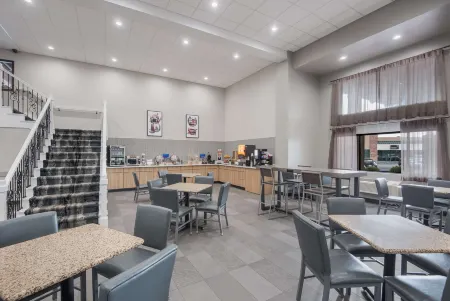 Best Western Fort Wayne I-69 North Отели рядом с достопримечательностью «Кентербери Грин Дог Парк - Резидентс Онли»