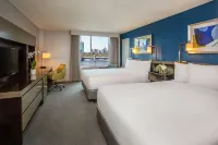 The Royal Sonesta Boston Hotel dekat Leonard P. Zakim Bunker Hill Bridge