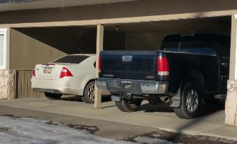 99 Mile Motel - Housity
