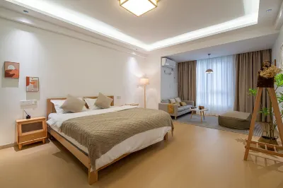 Xuzhou Squirrel Homestay (Tongshan Wanda Plaza) Hotels near NanJingLu BuXingJie
