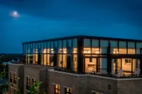 Perry Lane Hotel, a Luxury Collection Hotel, Savannah Hotels near سافانا/ هيلتون هيد