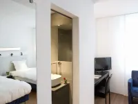 Aqua Hotel by HappyCulture Hotéis em Ixelles
