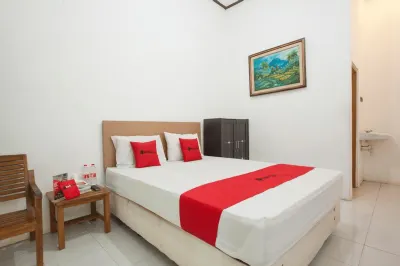 RedDoorz Plus Near Malang Town Square Hôtels à : Klojen