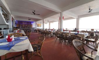 Sunset & Waves Resort