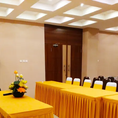 Hotel Bisnis Отели в г. Тимика