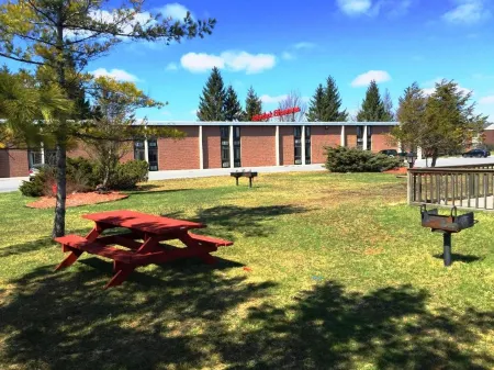 Adirondack Efficiencies Отели в г. Сакетс Харбор