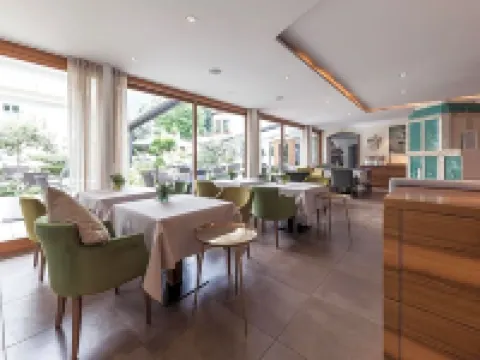 Boutique Hotel Zum Rosenbaum Hotels in Nalles