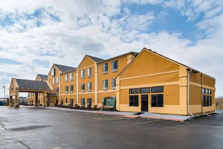Quality Inn & Suites Harvey - Chicago Southland