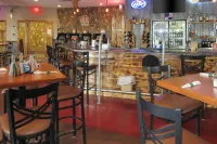 Econo Lodge Inn & Suites Brookings - bar