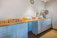 Travelodge by Wyndham Cape Cod Area Hotels in Dennis