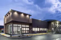 Ramada by Wyndham Modesto Yosemite Area Hotels near Walmart