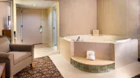 Holiday Inn & Suites WARREN by IHG - Hot Tub