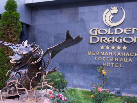 ゴールデン ドラゴン ホテル