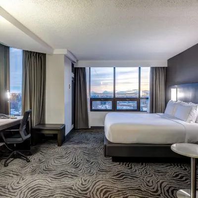 DoubleTree by Hilton Calgary North Отели рядом с достопримечательностью «Башня Калгари»