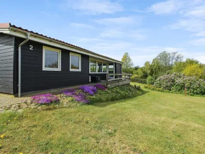 "Jukka" - 700m from the Sea Hotels near Skovgårde Bibelcamping