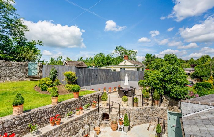 Broadrock Accommodation - Clock Cottage