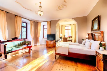 Hotel Schloss Lehen Отели в г. Бад Вимпфен