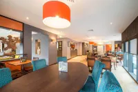 Premier Inn Manchester City Centre West Hotel - parking