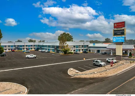 SureStay Hotel by Best Western Lovelock Отели в г. Лавлок