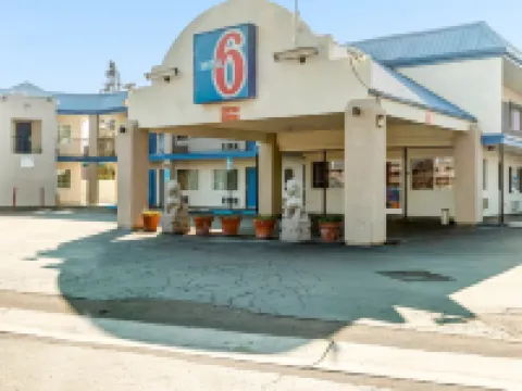 Motel 6 Visalia, CA Hotels in Visalia