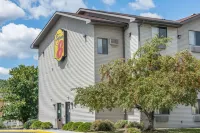 Super 8 by Wyndham New Stanton Hotels in Hempfield Township