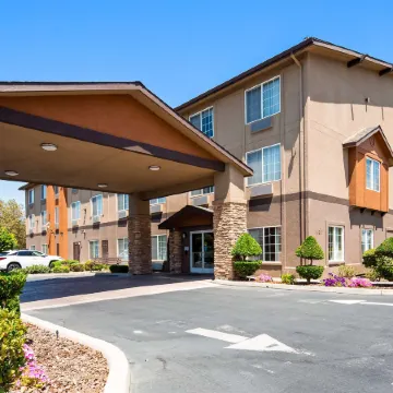 Best Western Plus Rama Inn  Suites